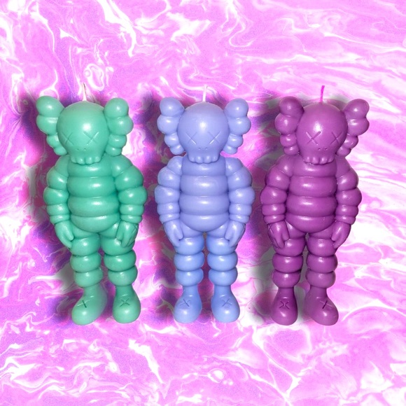 Designer Art Custom Hand Poured Kaws Candle - Picture 4 of 10